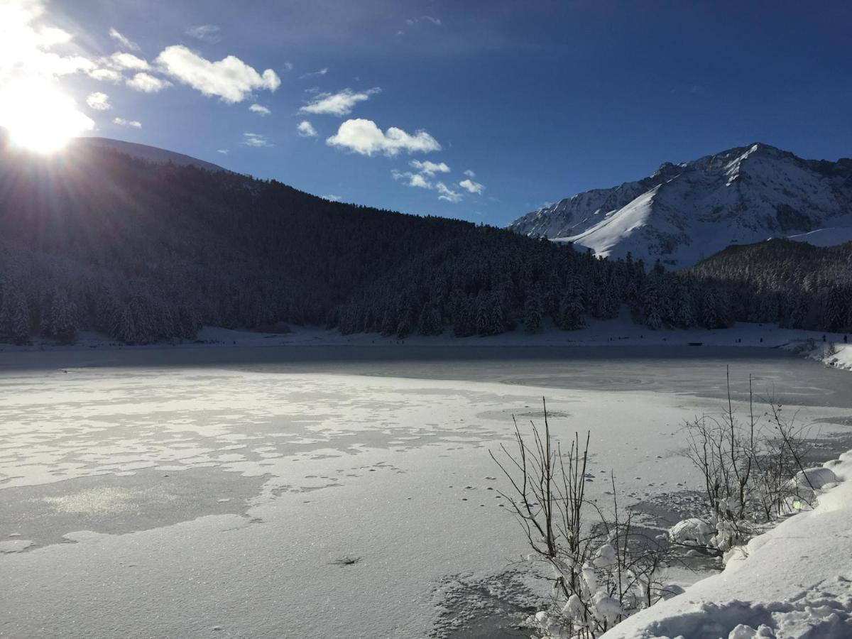 Gite Chaleureux Au Lac De Payolle Campan Exterior photo